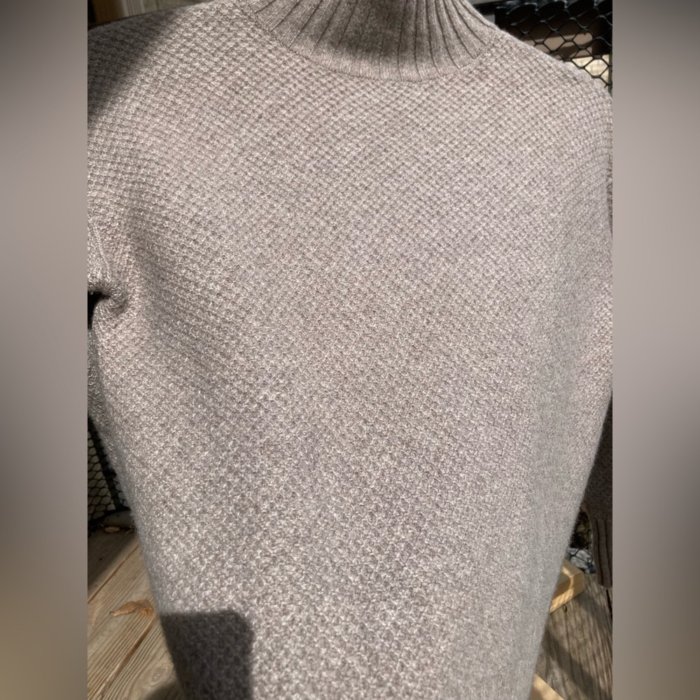 Everlane Cashmere & Wool Blend Waffle Knit Turtleneck Sweater Neutral Color - Picture 9 of 17